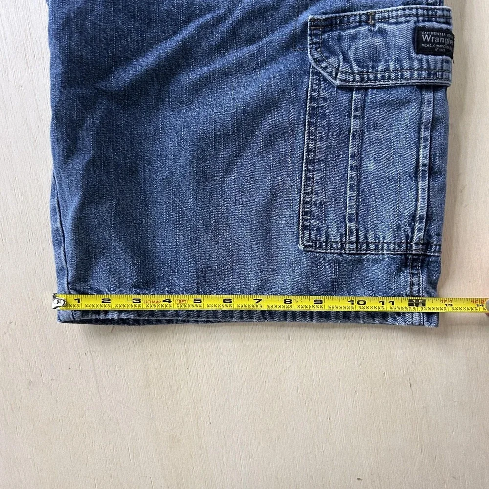Wrangler Denim Cargo Shorts Mens 38 Blue Medium Wash Relaxed Fit 9 Inseam Summer